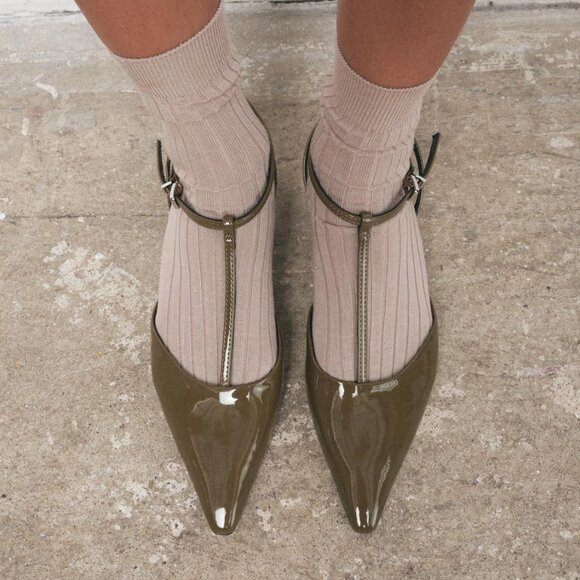 Zara Women's Olive Green Kitten Heel Slingback Shoes NWT Size 6 Chic Trendy - Picture 2 of 2